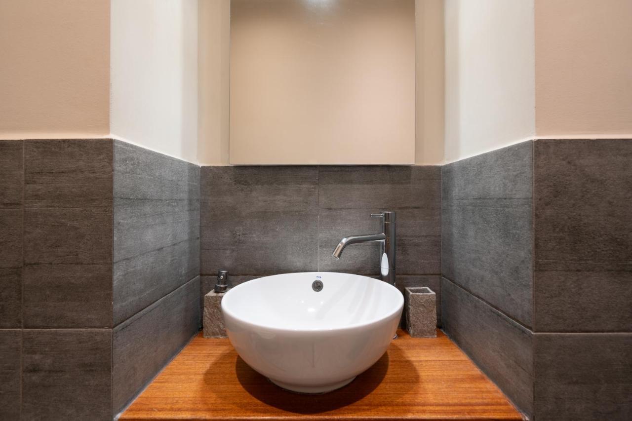 Classy Apartment In Koukaki, Walk To Metro & Acropolis 아테네 외부 사진